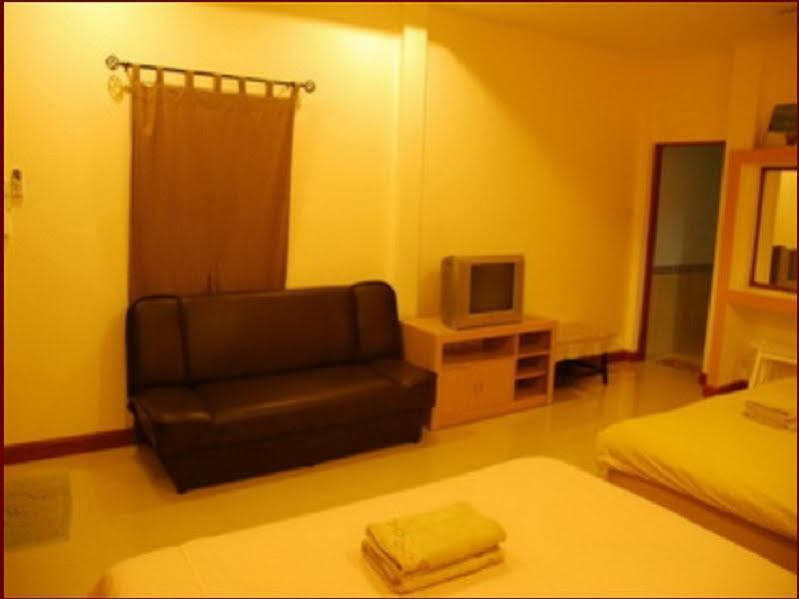 Hotel Baan Im Em à Pattaya Extérieur photo