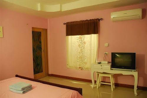 Hotel Baan Im Em à Pattaya Extérieur photo