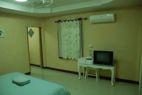 Hotel Baan Im Em à Pattaya Extérieur photo