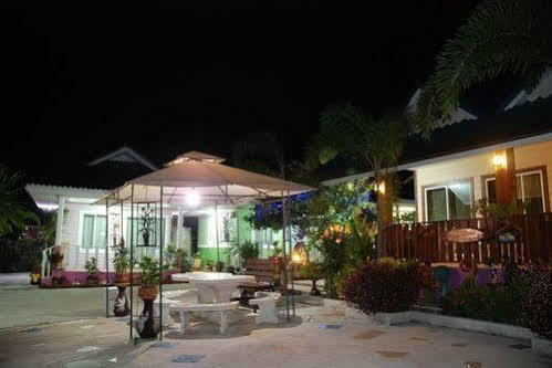 Hotel Baan Im Em à Pattaya Extérieur photo