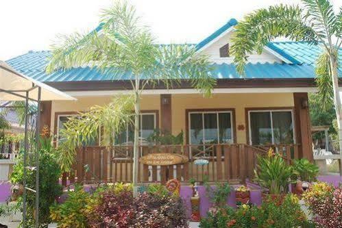 Hotel Baan Im Em à Pattaya Extérieur photo